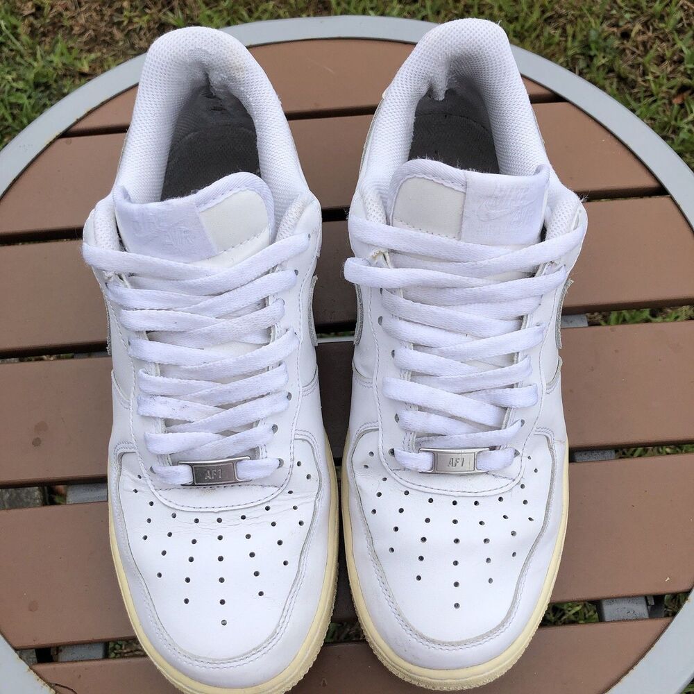 Nike Air Force 1 White Low Top Sneakers Women’s 10 Casual Work Shoes Garden AF1